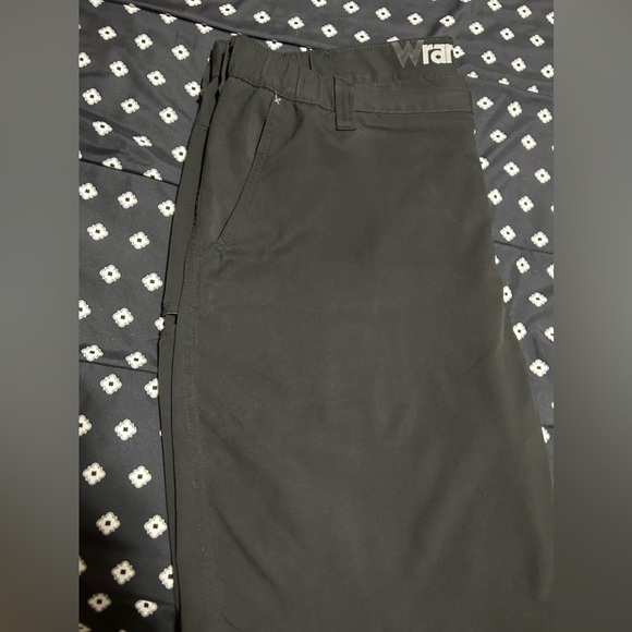 Used Mens Wrangler Black performance shorts - size 40 - Picture 5 of 8